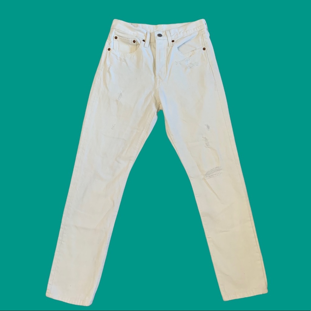 white levi’s